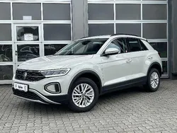 Ascotgrau Gebraucht 2024 VW T-Roc Life SUV | 26.990 € (Guter Preis)