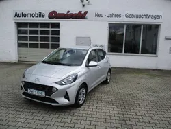 Grau Gebraucht 2023 Hyundai i10 Select Kleinwagen | 11.900 € (Guter Preis)