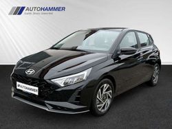 Phantom black / min Gebraucht 2025 Hyundai i20 Trend Limousine | 20.740 € (Etwas zu teuer)