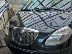 Schwarz Gebraucht 2005 Lancia Musa Van / Kleinbus | 2.999 € (Fairer Preis)