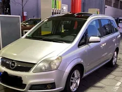 Gebraucht 2007 Opel Zafira Van / Kleinbus | 2.200 € (Teuer)