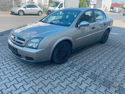 Grau Gebraucht 2002 Opel Vectra Limousine | 1.490 € (Teuer)