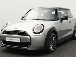 Grau Gebraucht 2024 Mini Cooper Classic Kleinwagen | 24.589 € (Guter Preis)