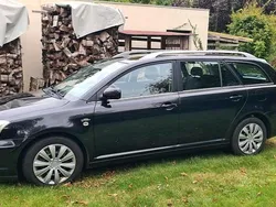 Schwarz Gebraucht 2005 Toyota Avensis T2 Kombi | 2.800 € (Fairer Preis)
