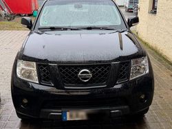 Schwarz Gebraucht 2013 Nissan Navara Abholung | 16.499 € (Teuer)
