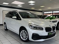 Weiß Gebraucht 2022 BMW 216 Gran Tourer Sport Line Van / Kleinbus | 19.999 € (Teuer)