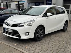 Super (pure) white ii Gebraucht 2017 Toyota Verso Edition-S Van / Kleinbus | 11.900 € (Guter Preis)