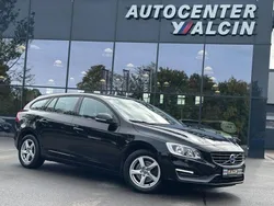 Schwarz Gebraucht 2014 Volvo V60 Momentum Kombi | 12.490 € (Fairer Preis)