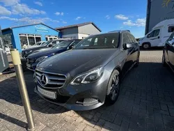 Grau Gebraucht 2016 Mercedes E200 Edition Kombi | 16.900 € (Fairer Preis)