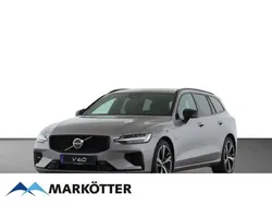 Silber Neu 2025 Volvo V60 Plus Kombi | 67.795 €