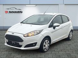 Weiß Gebraucht 2015 Ford Fiesta Limousine | 5.798 € (Fairer Preis)