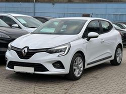 Weiß Gebraucht 2022 Renault Clio V Kleinwagen | 12.995 € (Fairer Preis)