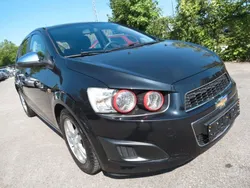 Schwarz Gebraucht 2011 Chevrolet Aveo LT Kleinwagen | 3.900 € (Fairer Preis)