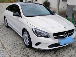 Weiß Gebraucht 2019 Mercedes CLA200 Shooting Brake Kombi | 20.690 € (Guter Preis)