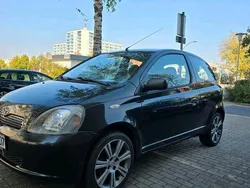 Schwarz Gebraucht 2004 Toyota Yaris Kleinwagen | 1.300 €