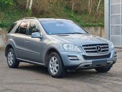 Grau Gebraucht 2010 Mercedes ML300 SUV | 12.950 € (Fairer Preis)