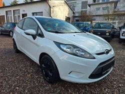 Weiß Gebraucht 2012 Ford Fiesta Trend Kleinwagen | 2.500 € (Guter Preis)