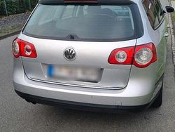 Grau Gebraucht 2010 VW Passat Kombi | 2.100 € (Superpreis)