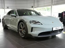 Shadegreenmetallic Gebraucht 2024 Porsche Taycan Cross Turismo Limousine | 115.880 € (Superpreis)