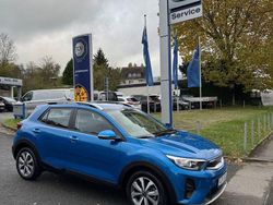 Blau Gebraucht 2022 Kia Stonic Vision SUV | 16.997 € (Fairer Preis)