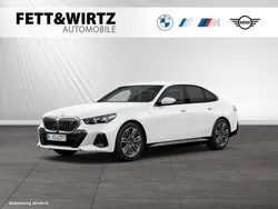 Weiss Gebraucht 2024 BMW i5 M Sport Limousine | 55.555 € (Guter Preis)