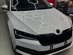 Weiß Gebraucht 2021 Skoda Superb LAURIN & KLEMENT Kombi | 28.000 € (Guter Preis)