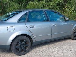 Silber Gebraucht 2002 Audi A4 Limousine | 4.000 € (Teuer)