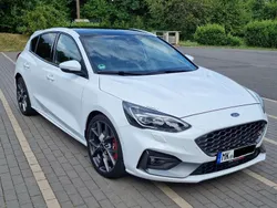Weiß Gebraucht 2020 Ford Focus S Limousine | 23.899 € (Fairer Preis)