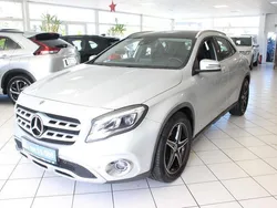 Silber metallic Gebraucht 2018 Mercedes GLA220 AMG SUV | 24.700 €
