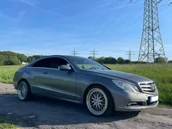 Silber Gebraucht 2009 Mercedes E500 Avantgarde Coupé | 20.500 € (Etwas zu teuer)