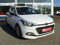 Weiß Gebraucht 2015 Hyundai i20 Basis Limousine | 4.900 € (Guter Preis)