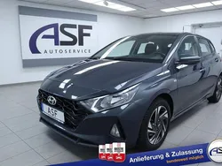 Grau Gebraucht 2021 Hyundai i20 Select Limousine | 17.970 € (Teuer)