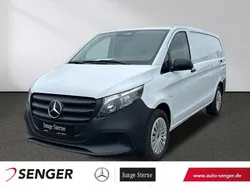 Weiß Gebraucht 2024 Mercedes Vito Van / Kleinbus | 34.332 € (Fairer Preis)