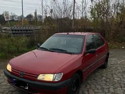 Rot Gebraucht 1997 Peugeot 305 Kleinwagen | 1.300 €