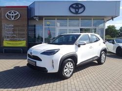 Schneeweiß Gebraucht 2023 Toyota Yaris Cross Comfort SUV | 21.790 € (Superpreis)