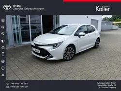 Weiß Gebraucht 2021 Toyota Corolla Hybrid Team Limousine | 17.900 € (Superpreis)