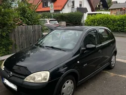 Schwarz Gebraucht 2002 Opel Corsa Limousine | 1.000 € (Fairer Preis)