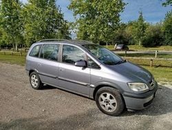 Grau Gebraucht 2004 Opel Zafira Njoy Van / Kleinbus | 1.950 € (Fairer Preis)