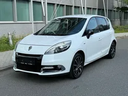 Weiß Gebraucht 2013 Renault Scénic III Bose Edition Van / Kleinbus | 3.999 € (Superpreis)