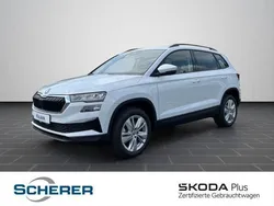 Moonweiß perleffekt (metallic) Gebraucht 2024 Skoda Karoq Selection SUV | 29.980 € (Fairer Preis)