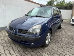 Blau Gebraucht 2002 Renault Clio II Initiale Limousine | 950 € (Fairer Preis)