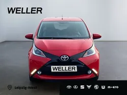 Rot Gebraucht 2018 Toyota Aygo X-play Kleinwagen | 10.490 € (Fairer Preis)