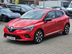 Dezitrot Gebraucht 2023 Renault Clio V Evolution Limousine | 16.890 € (Fairer Preis)