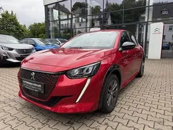 Lackierung elixierrot/typ ver Gebraucht 2022 Peugeot e-208 Allure Kleinwagen | 15.890 € (Fairer Preis)