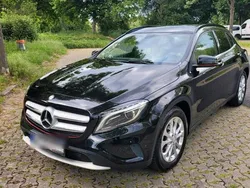 Schwarz Gebraucht 2015 Mercedes GLA200 SUV | 18.500 € (Etwas zu teuer)