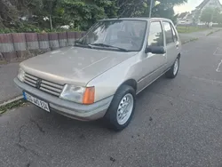 Beige Gebraucht 1989 Peugeot 205 GTi Limousine | 3.999 €