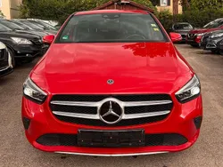 Rot Gebraucht 2019 Mercedes B180 Van / Kleinbus | 18.499 € (Etwas zu teuer)