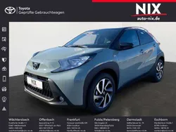 Urban khaki / night sky black Gebraucht 2024 Toyota Aygo Team Kleinwagen | 18.600 € (Etwas zu teuer)