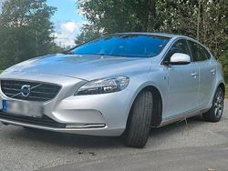 Silber Gebraucht 2015 Volvo V40 Ocean Race Limousine | 9.999 € (Fairer Preis)