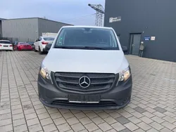 Weiß Gebraucht 2018 Mercedes Vito Van / Kleinbus | 19.999 € (Teuer)